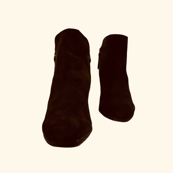 Chocolate suede Frye ankle boots - Picture 4 of 11